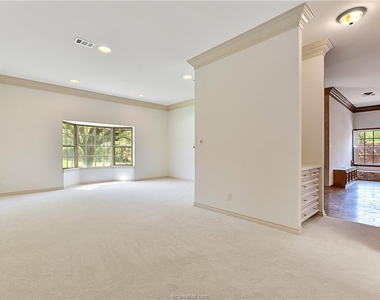 1201 Brook Hollow Drive - Photo Thumbnail 15