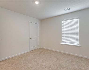 3238 Rolling Meadow Way Ne - Photo Thumbnail 18