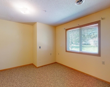 1204 Weston Avenue - Photo Thumbnail 21