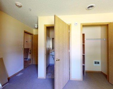 1204 Weston Avenue - Photo Thumbnail 31