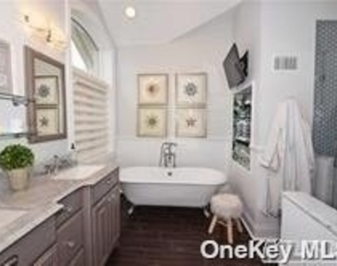 1051 Oceanfront - Photo Thumbnail 10