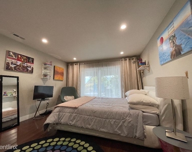 2422 Pacheco Street - Photo Thumbnail 7