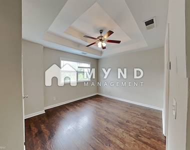 1579 Laurel Park Pl - Photo Thumbnail 15