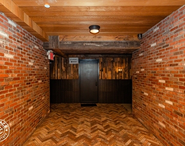 31 Brooklyn Avenue - Photo Thumbnail 9