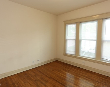 4714 N. Racine, Unit 2e - Photo Thumbnail 5