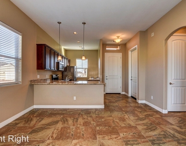 5882 N Thornberry Dr - Photo Thumbnail 6