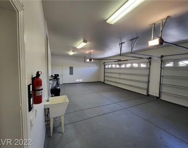 2689 West San Miguel Avenue - Photo Thumbnail 15