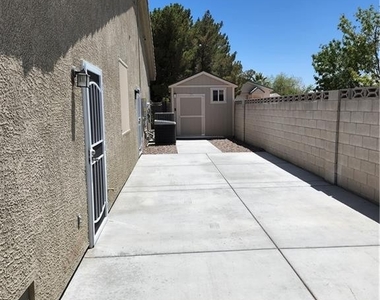 2689 West San Miguel Avenue - Photo Thumbnail 5