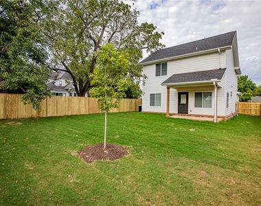 715  N Mount Olive  St - Photo Thumbnail 21