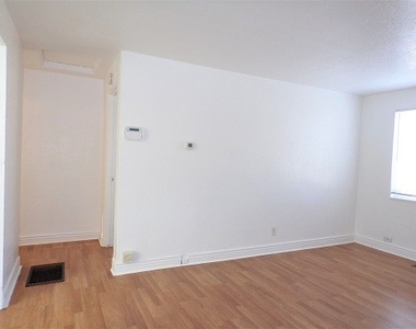 1129 Dallas Street - Photo Thumbnail 5