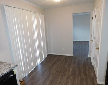 985 Romer Place - Photo Thumbnail 6