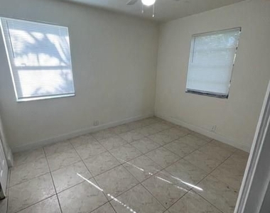 104 Miami Gardens Rd - Photo Thumbnail 22