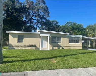 104 Miami Gardens Rd - Photo Thumbnail 0