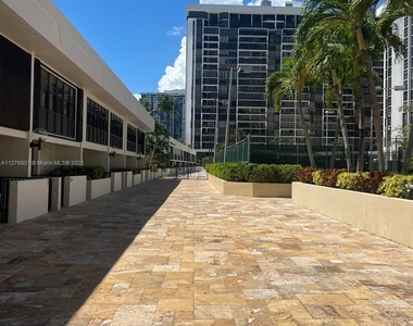 1901 Brickell Ave - Photo Thumbnail 40