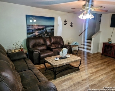 264 Placid Cove Dr - Photo Thumbnail 5