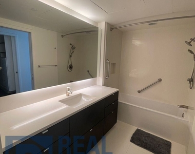 937 Nw Glisan St #1033 - Photo Thumbnail 32