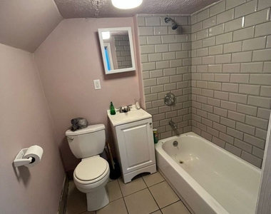 4842 Northcote Ave. - Photo Thumbnail 2