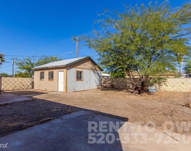 3249 E Silverlake Rd - Photo Thumbnail 13