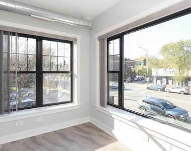 7645 N. Sheridan, Unit 412 - Photo Thumbnail 8