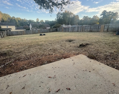 255 Canterbury Drive - Photo Thumbnail 20