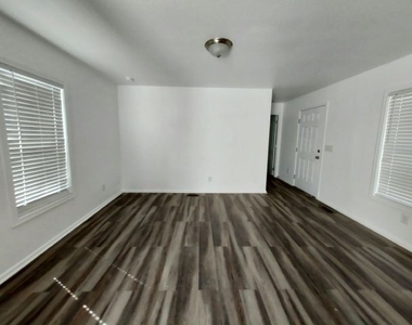 2038 Palm St - Photo Thumbnail 1