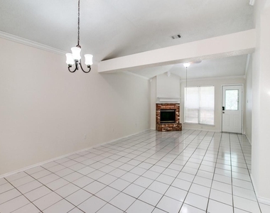 4200 N Coral Springs Drive - Photo Thumbnail 2