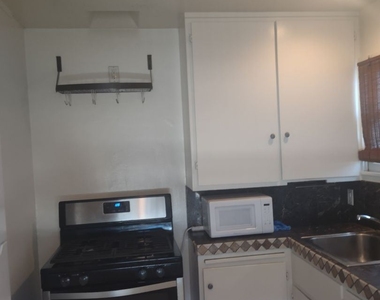 514 Jasmine Avenue Unit A - Photo Thumbnail 5