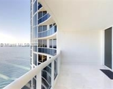 17201 Collins Ave Apt 3207 - Photo Thumbnail 8