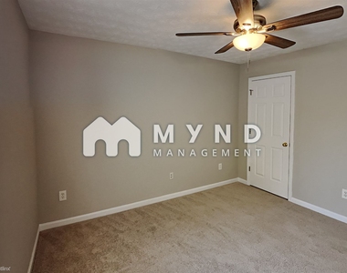 2413 Candlewood Way - Photo Thumbnail 18