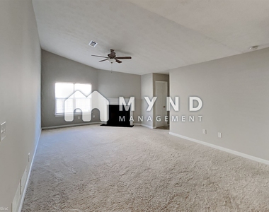 2413 Candlewood Way - Photo Thumbnail 2