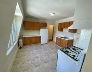 501 Warren St Apt 4 - Photo Thumbnail 0