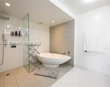 330 Sunny Isles Blvd Apt 5-804 - Photo Thumbnail 6