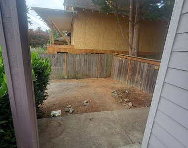 639 Se 48th Ave - Photo Thumbnail 32