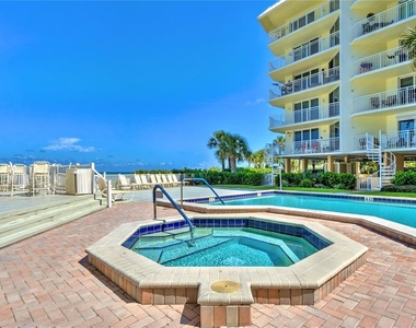 2504 Gulf Boulevard - Photo Thumbnail 6