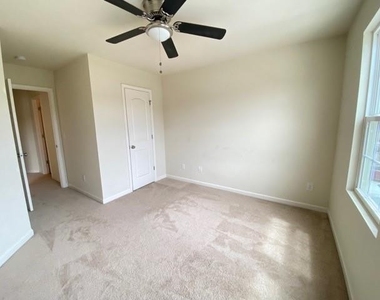 2546 Piering Drive - Photo Thumbnail 9