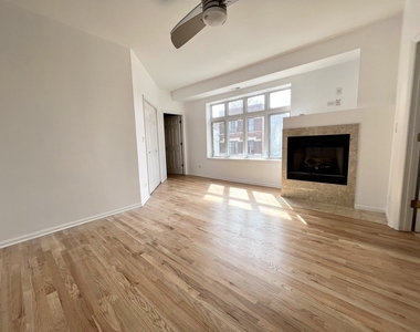 2429 N Clybourn Avenue - Photo Thumbnail 6