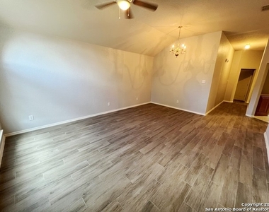 9763 Emerald Pl - Photo Thumbnail 2