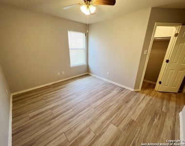 9763 Emerald Pl - Photo Thumbnail 11