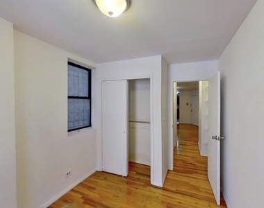 W105 St & B’way - Photo Thumbnail 2