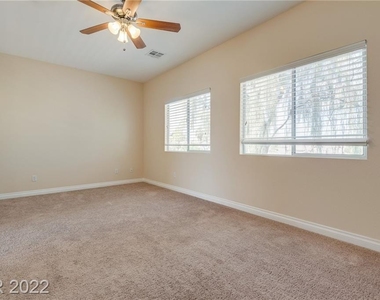 856 Clear Diamond Avenue - Photo Thumbnail 16