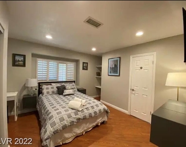 6315 Eldora Avenue - Photo Thumbnail 17