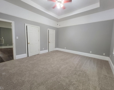 699 Formwalt Street Sw - Photo Thumbnail 6