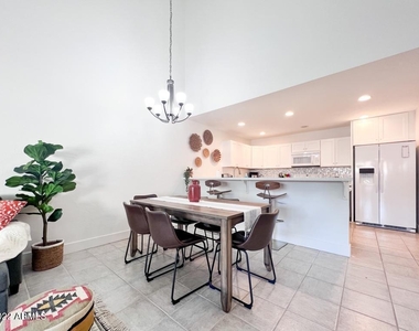 2019 W Lemon Tree Place - Photo Thumbnail 8