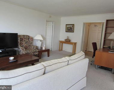 4515 Willard Ave #2215s - Photo Thumbnail 2