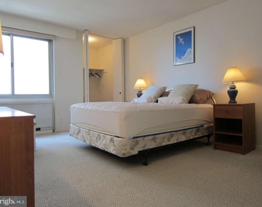 4515 Willard Ave #2215s - Photo Thumbnail 4