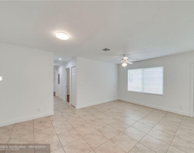 6035 Sw 40th Ct - Photo Thumbnail 7