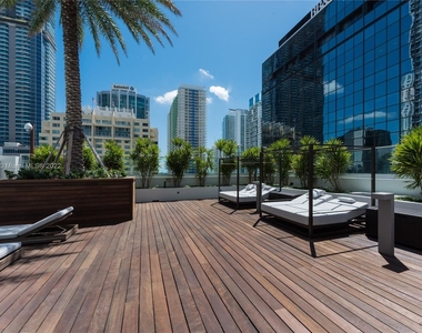 1080 Brickell Ave - Photo Thumbnail 4