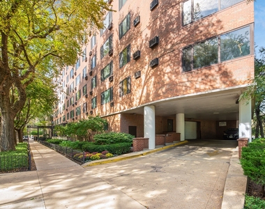 3100 N Lake Shore Drive - Photo Thumbnail 11