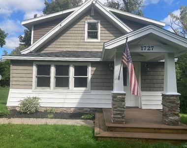 1725 Huntington Street - Photo Thumbnail 0