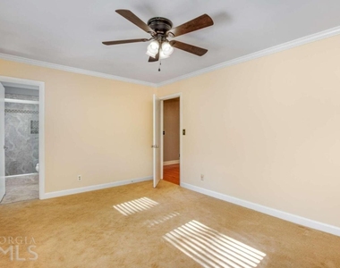 3643 Woodstream Circle Ne - Photo Thumbnail 11